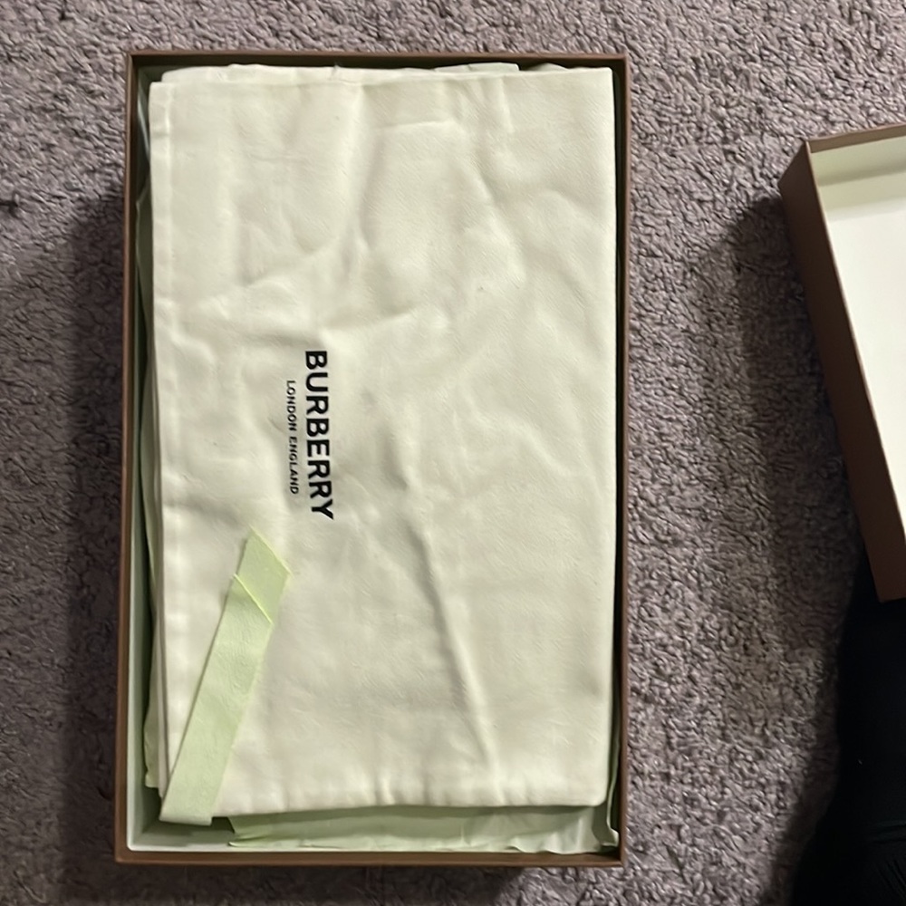 Mens Burberry Shoes - Picture 2 of 7